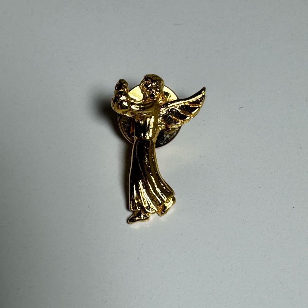 Gold‎ Angel Pin holding baby